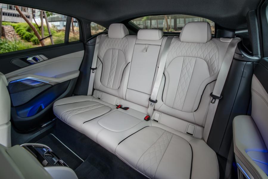 Интерьер BMW X6 xDrive30d M Sport (G06) 2020 года  (AU) (фото 6 из 21)